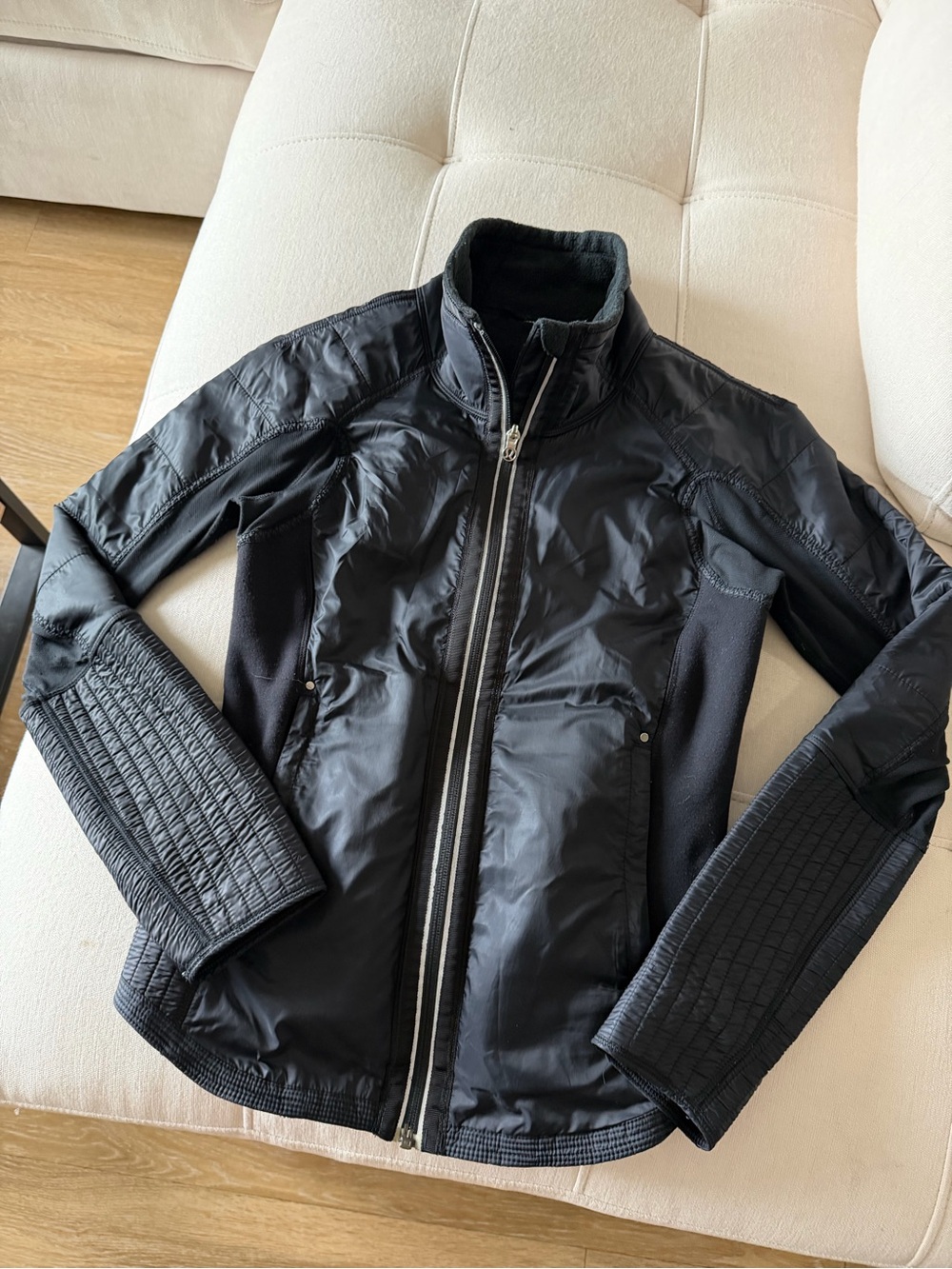 Lululemon Jacket - Picture 3 of 4